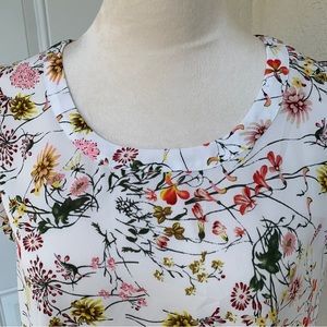 PLEIONE. Floral Sleeveless top. Colorful. Round neck. Vacation. Summer. …